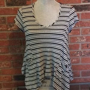 Short sleeved stretchy striped blouse
